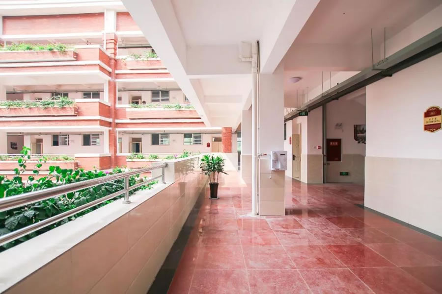 宜宾华体hth登录入口国际学校