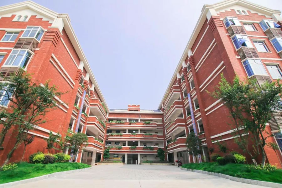 宜宾华体hth登录入口国际学校
