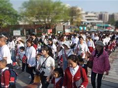看！榜样的力量——记华体hth登录入口六力幼教“进华体hth登录入口、品华体hth登录入口”半日游学活动