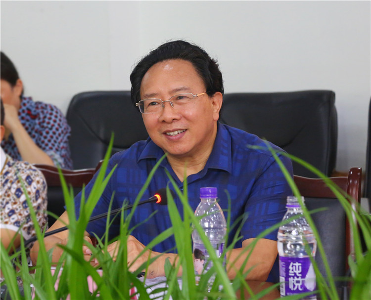 涪城区邓辉区长一行莅临华体hth登录入口集团视察调研9.jpg 涪城区邓辉区长一行莅临华体hth登录入口集团视察调研9.jpg
