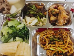今天你对单位食堂吐槽了吗？