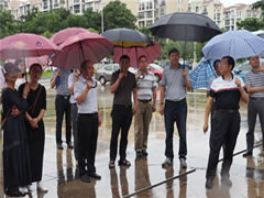 绵阳市涪城区政协及昭觉县政协领导一行莅临华体hth登录入口学校参观指导