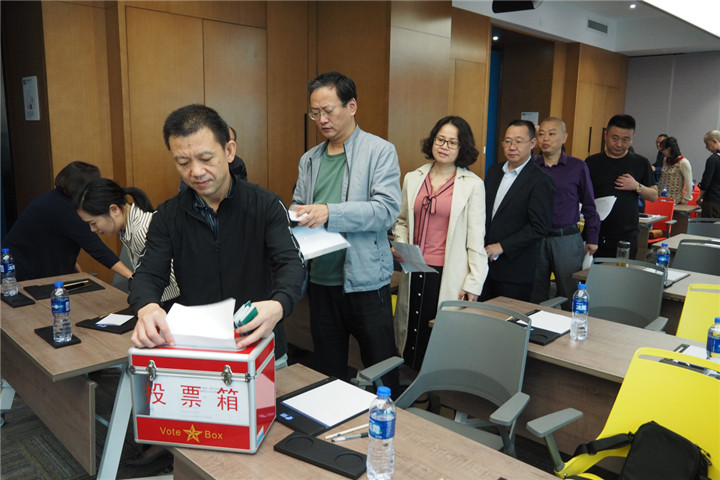 华体hth登录入口集团2018年度股东大会顺利召开8.jpg