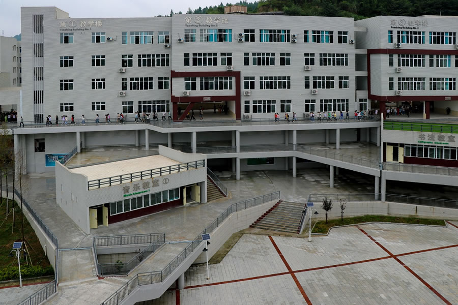 南部县华体hth登录入口国际学校