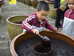 华体hth登录入口学子优秀，原来是从娃娃抓起的