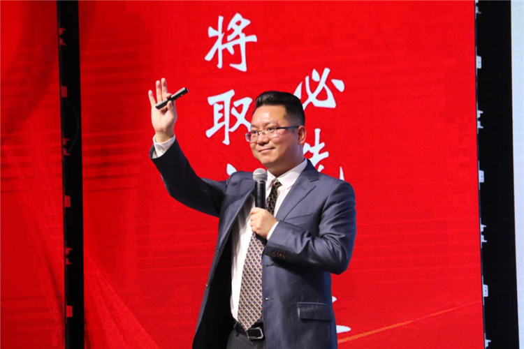 赵贤政总经理作《大融合方能大发展》的主题演讲