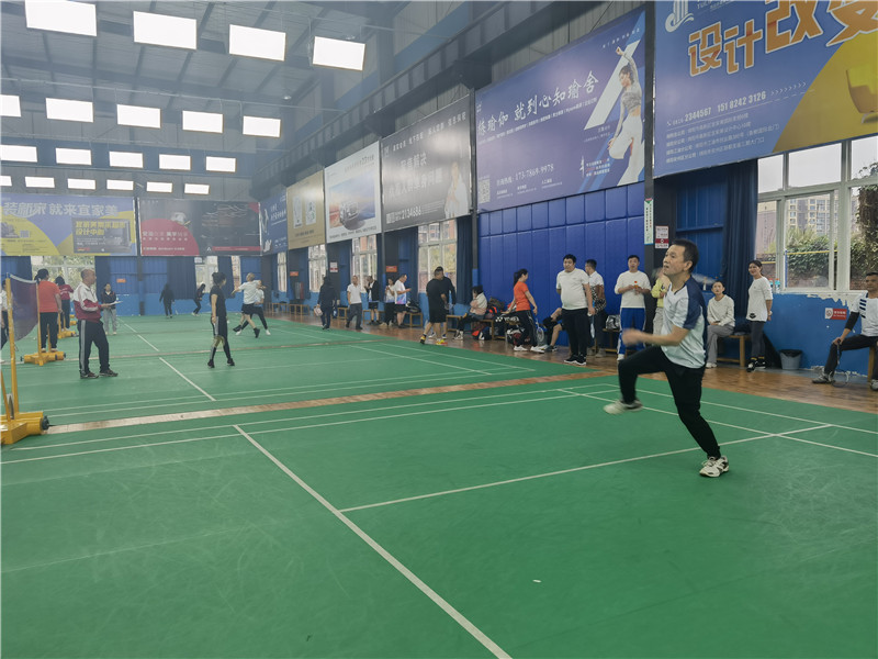 轻羽飞扬 一拍精彩——2023年员工羽毛球比赛8.jpg