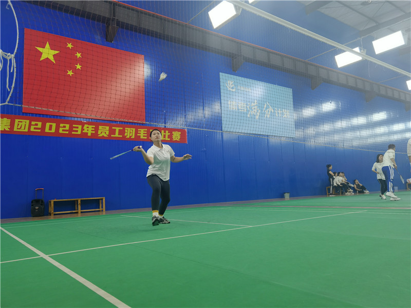 轻羽飞扬 一拍精彩——2023年员工羽毛球比赛9.jpg